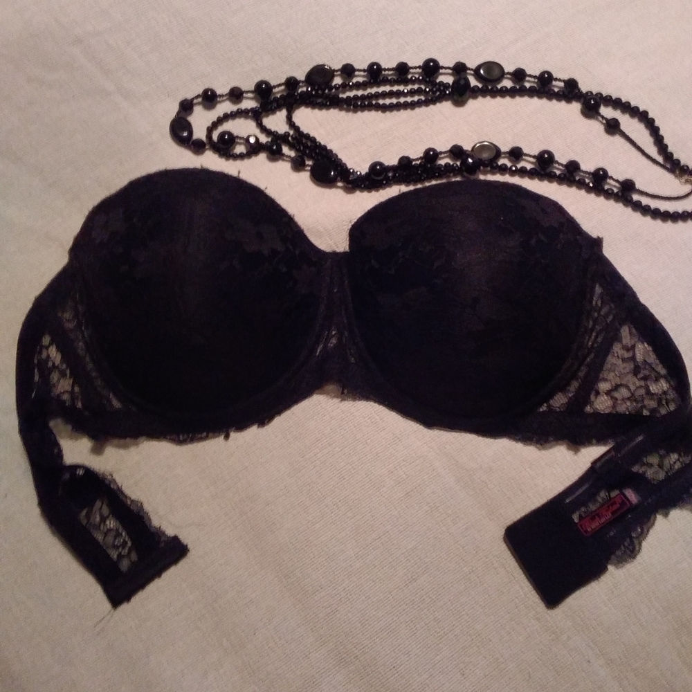 Plus size women's black bra size 44DD
